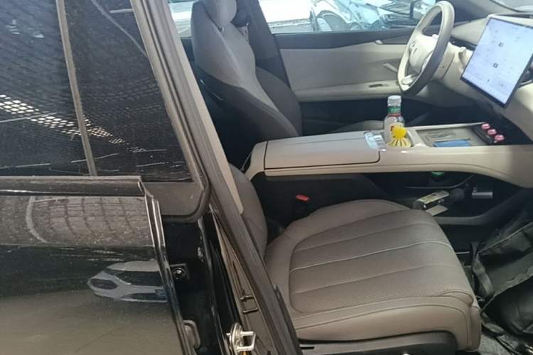Used Deepal L07 2024 230Max Range-Extended Version Right Front Seat