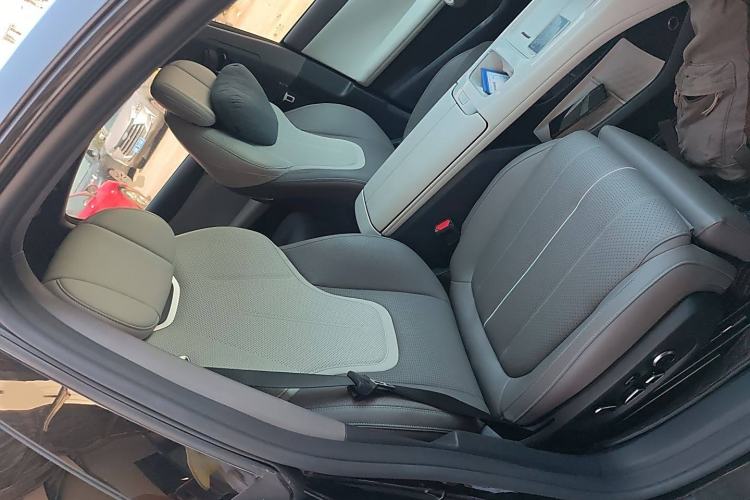 Used Deepal L07 2024 230Max Range-Extended Version Right Front Seat