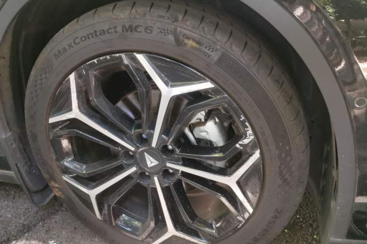Used Deepal L07 2024 230Max Qiankun Intelligent Driving ADS SE Range-Extended Version Right Front Wheel Hub