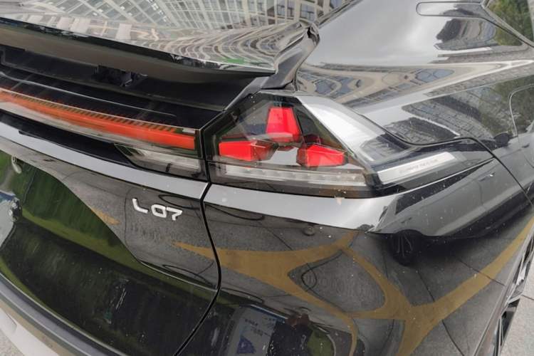 Used Deepal L07 2024 230Max Range-Extended Version Right Rear Taillight