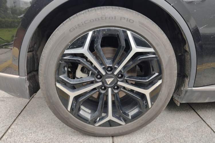Used Deepal L07 2024 230Max Range-Extended Version Right Rear Wheel Hub