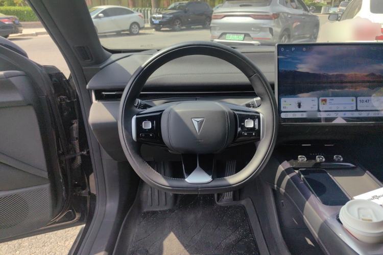 Used Deepal L07 2024 530 Max Qiankun Intelligent Driving ADS SE Pure Electric Version Steering Wheel