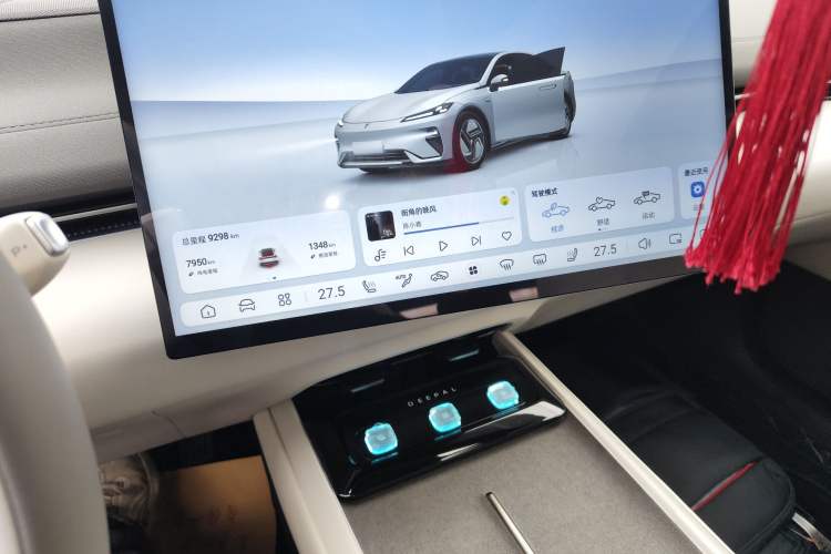 Used Deepal L07 2024 230Max Qiankun Intelligent Driving ADS SE Range-Extended Version Audio And AC Panel