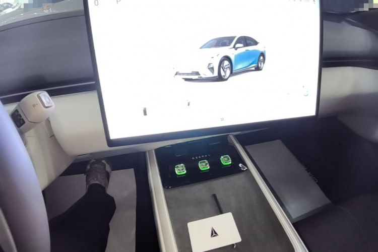 Used Deepal L07 2024 230Max Qiankun Intelligent Driving ADS SE Range-Extended Version Audio And AC Panel