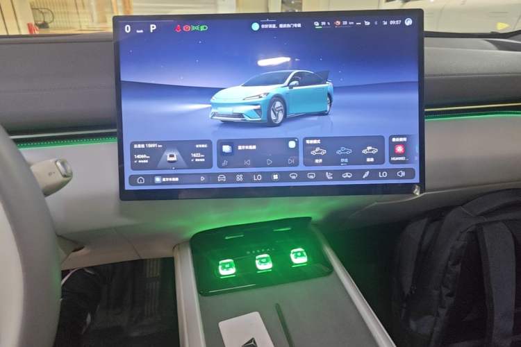 Used Deepal L07 2024 230Max Qiankun Intelligent Driving ADS SE Range-Extended Version Audio And AC Panel