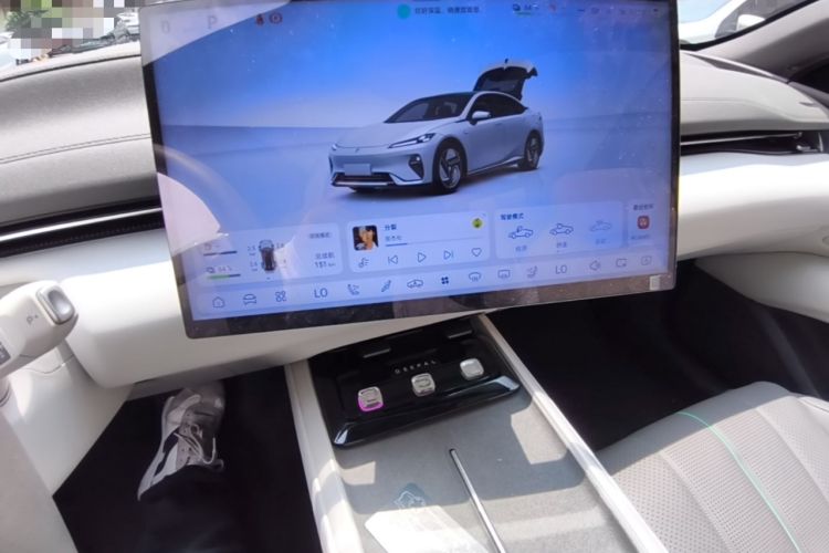 Used Deepal L07 2024 230Max Qiankun Intelligent Driving ADS SE Range-Extended Version Audio And AC Panel