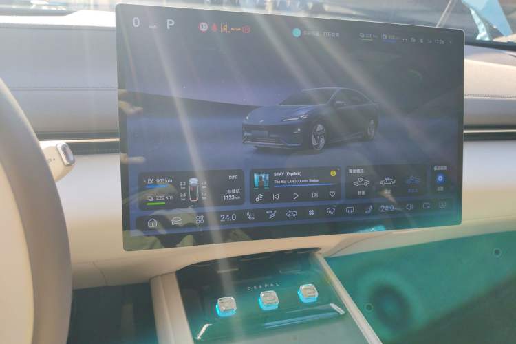 Used Deepal L07 2024 300Max Qiankun Intelligent Driving ADS SE Range-Extended Version Audio And AC Panel