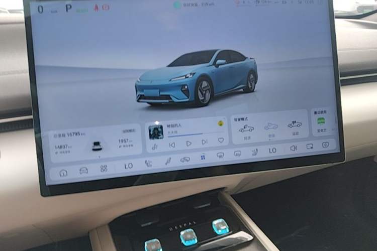 Used Deepal L07 2024 230Max Qiankun Intelligent Driving ADS SE Range-Extended Version Audio And AC Panel