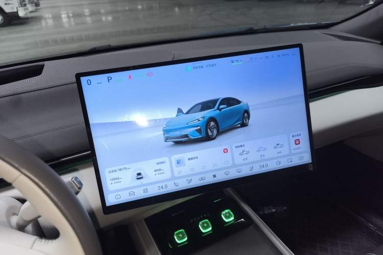 Used Deepal L07 2024 230Max Qiankun Intelligent Driving ADS SE Range-Extended Version Audio And AC Panel