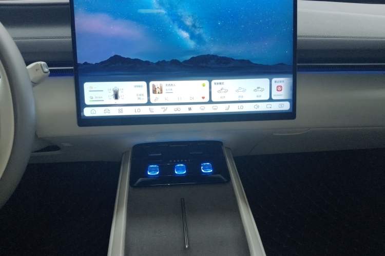 Used Deepal L07 2024 230Max Qiankun Intelligent Driving ADS SE Range-Extended Version Audio And AC Panel