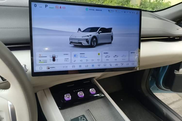 Used Deepal L07 2024 230Max Qiankun Intelligent Driving ADS SE Range-Extended Version Audio And AC Panel