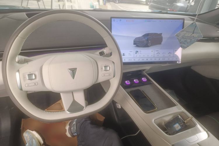 Used Deepal L07 2024 230Max Qiankun Intelligent Driving ADS SE Range-Extended Version Center Console