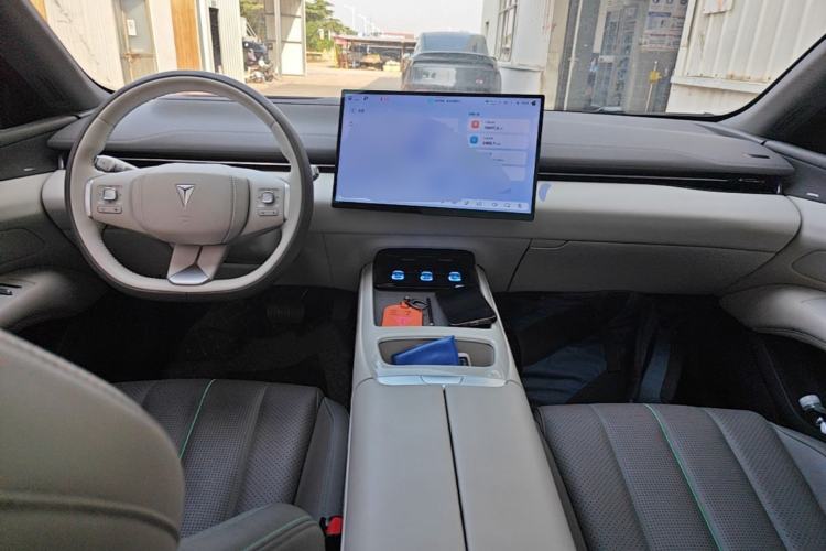 Used Deepal L07 2024 530 Max Qiankun Intelligent Driving ADS SE Pure Electric Version Center Console