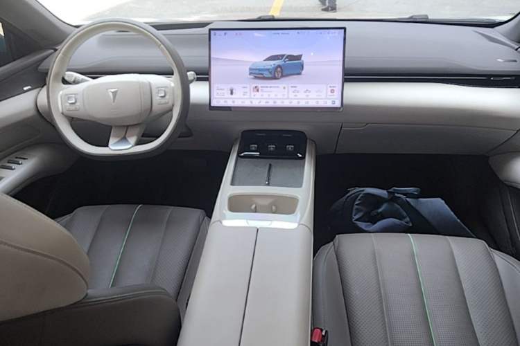 Used Deepal L07 2024 230Max Qiankun Intelligent Driving ADS SE Range-Extended Version Center Console