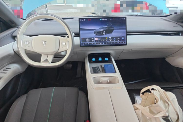 Used Deepal L07 2024 230Max Qiankun Intelligent Driving ADS SE Range-Extended Version Center Console