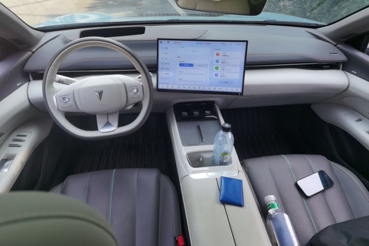 Used Deepal L07 2024 530 Max Qiankun Intelligent Driving ADS SE Pure Electric Version Center Console