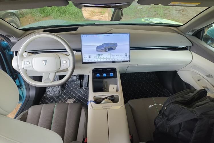 Used Deepal L07 2024 230Max Qiankun Intelligent Driving ADS SE Range-Extended Version Center Console