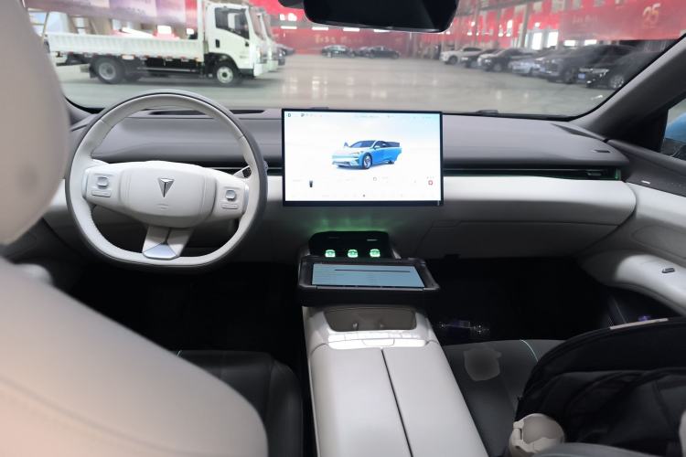 Used Deepal L07 2024 230Max Qiankun Intelligent Driving ADS SE Range-Extended Version Center Console