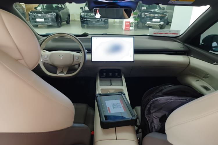 Used Deepal L07 2024 230Max Qiankun Intelligent Driving ADS SE Range-Extended Version Center Console