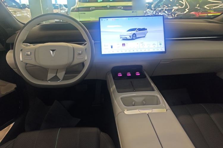 Used Deepal L07 2024 230Max Qiankun Intelligent Driving ADS SE Range-Extended Version Center Console
