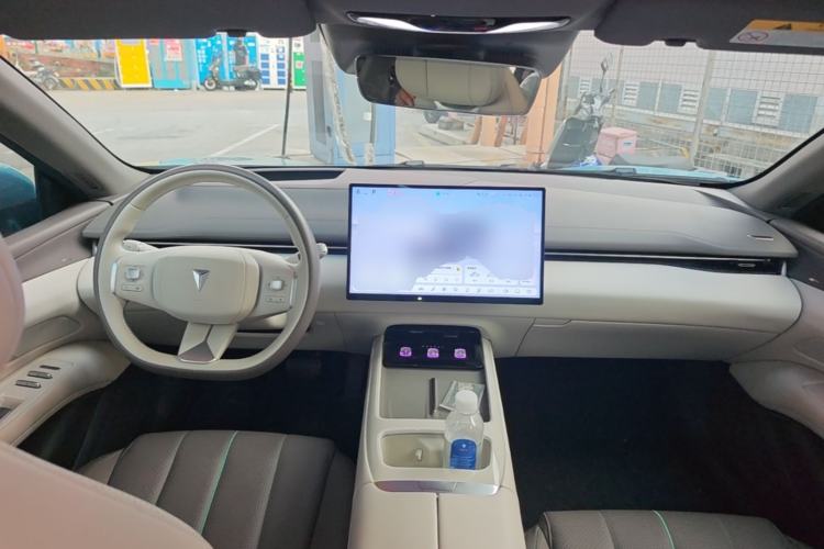 Used Deepal L07 2024 230Max Qiankun Intelligent Driving ADS SE Range-Extended Version Center Console