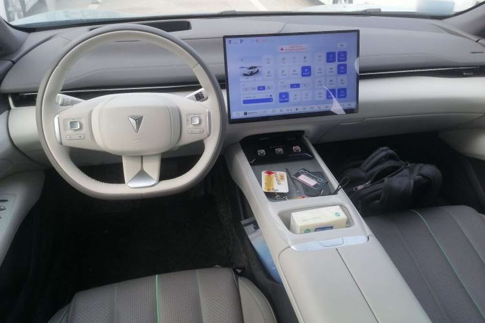 Used Deepal L07 2024 230Max Qiankun Intelligent Driving ADS SE Range-Extended Version Center Console