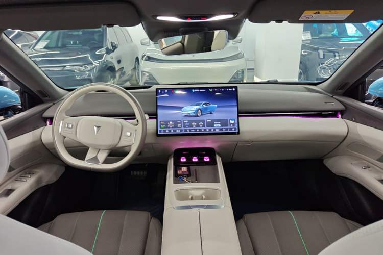 Used Deepal L07 2024 230Max Qiankun Intelligent Driving ADS SE Range-Extended Version Center Console