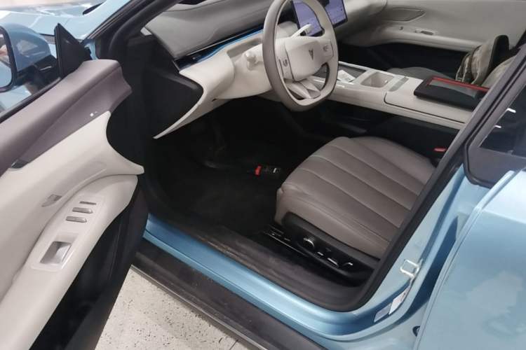 Used Deepal L07 2024 230Max Qiankun Intelligent Driving ADS SE Range-Extended Version Driver Seat