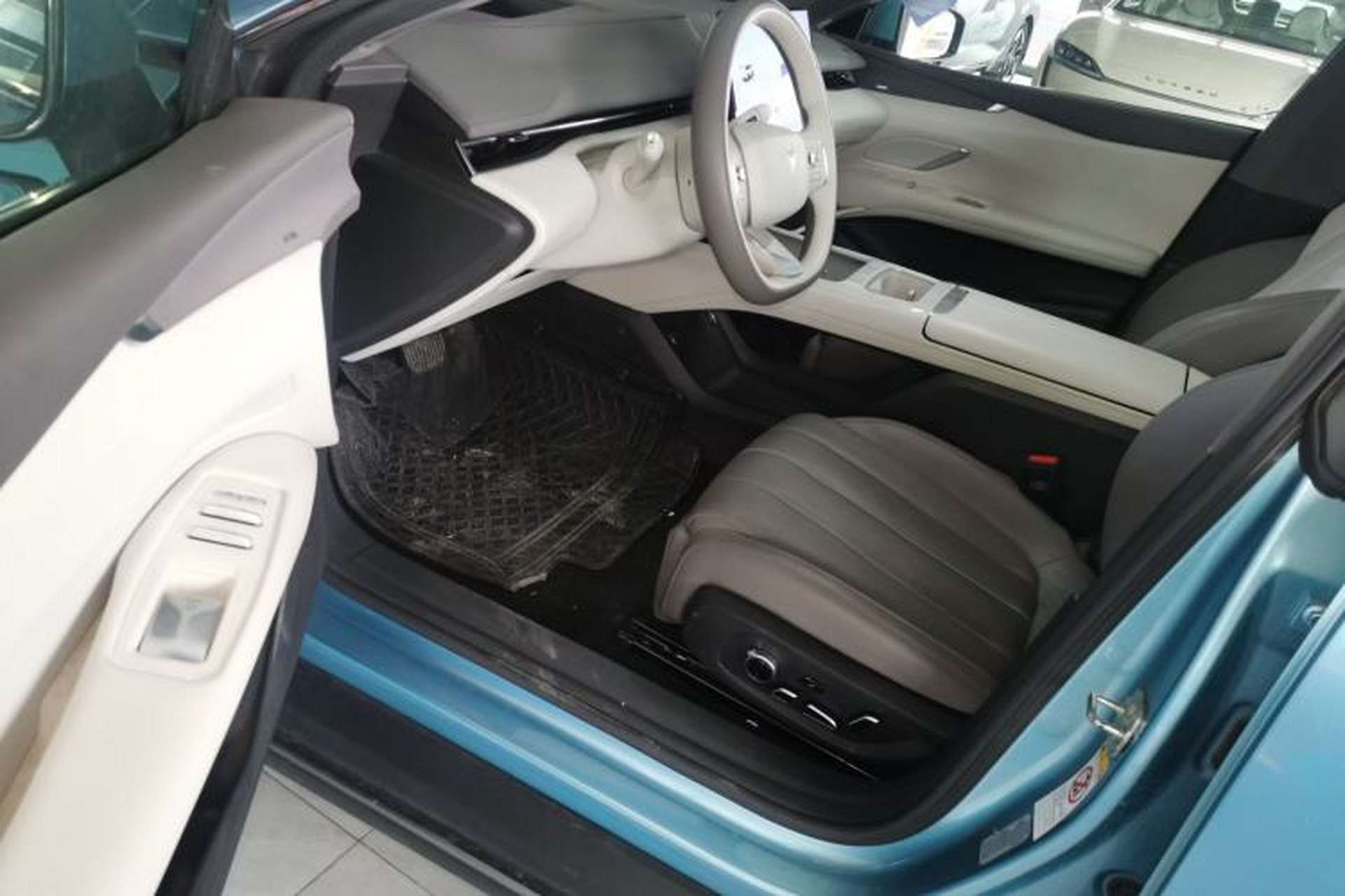 Used Deepal L07 2024 230Max Qiankun Intelligent Driving ADS SE Range-Extended Version Driver Seat