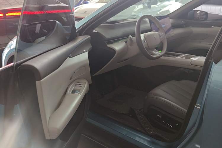 Used Deepal L07 2024 230Max Qiankun Intelligent Driving ADS SE Range-Extended Version Driver Seat
