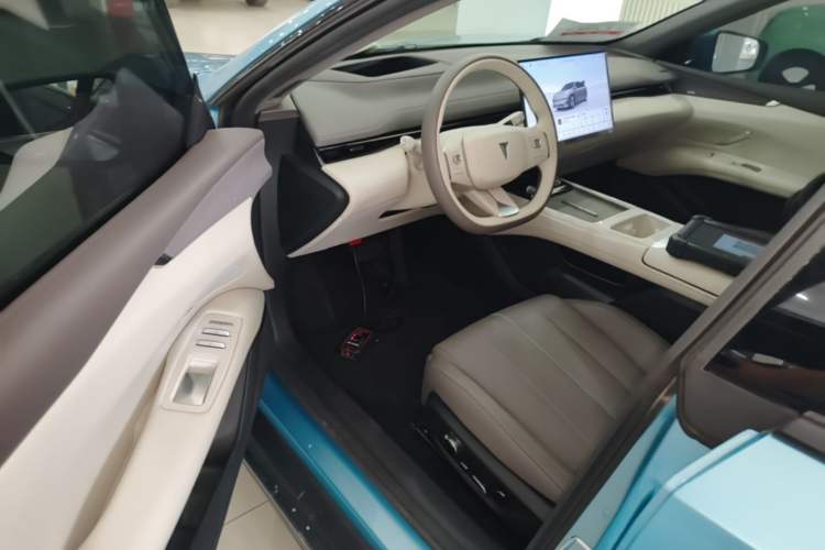 Used Deepal L07 2024 230Max Qiankun Intelligent Driving ADS SE Range-Extended Version Driver Seat