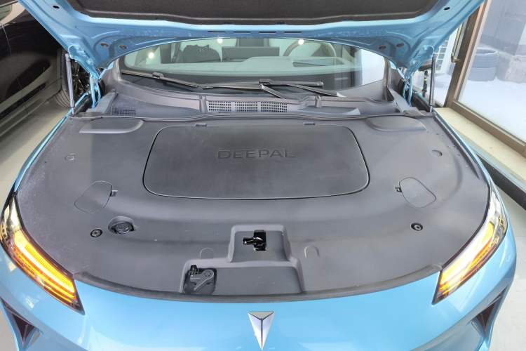 Used Deepal L07 2024 230Max Qiankun Intelligent Driving ADS SE Range-Extended Version Engine Bay