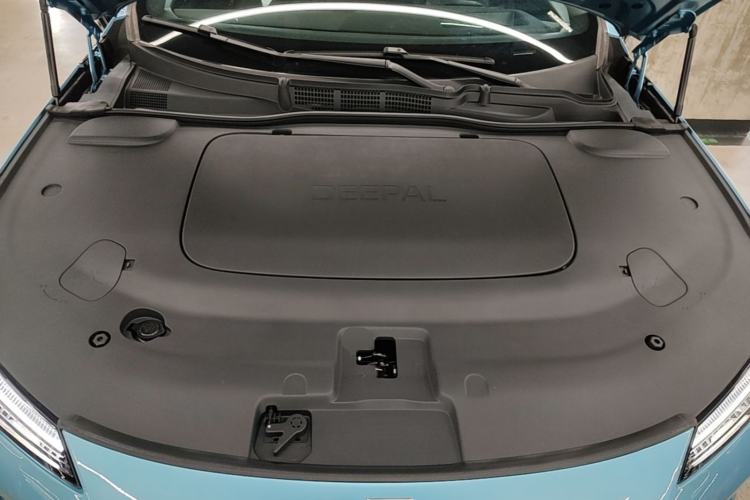 Used Deepal L07 2024 230Max Qiankun Intelligent Driving ADS SE Range-Extended Version Engine Bay