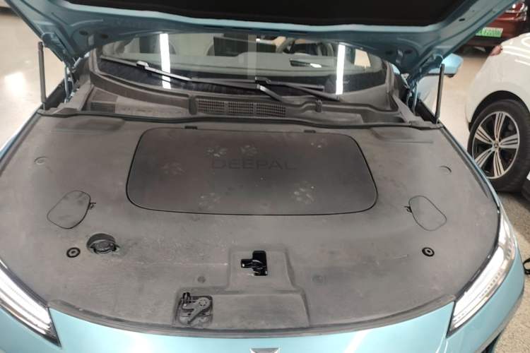 Used Deepal L07 2024 230Max Qiankun Intelligent Driving ADS SE Range-Extended Version Engine Bay