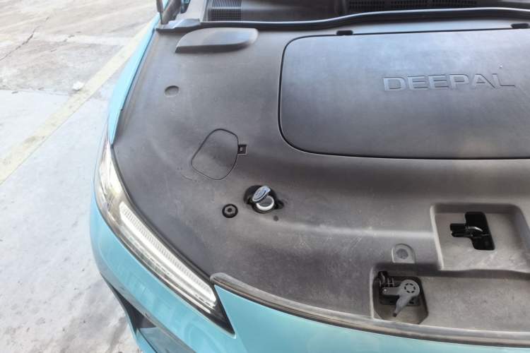Used Deepal L07 2024 230Max Qiankun Intelligent Driving ADS SE Range-Extended Version Engine Bay Right