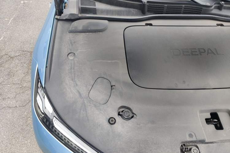 Used Deepal L07 2024 230Max Qiankun Intelligent Driving ADS SE Range-Extended Version Engine Bay Right