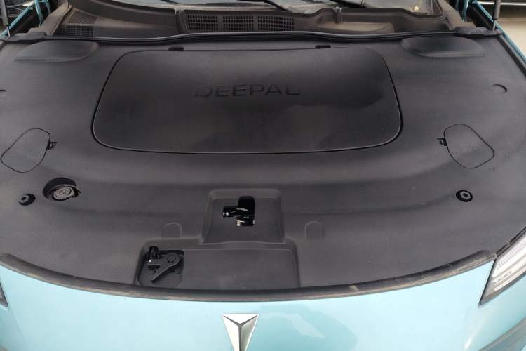 Used Deepal L07 2024 230Max Qiankun Intelligent Driving ADS SE Range-Extended Version Engine Bay