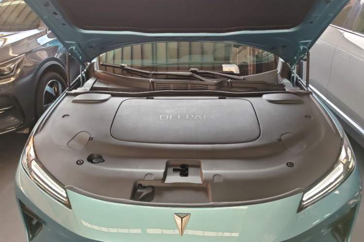 Used Deepal L07 2024 230Max Qiankun Intelligent Driving ADS SE Range-Extended Version Engine Bay