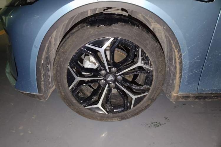 Used Deepal L07 2024 230Max Qiankun Intelligent Driving ADS SE Range-Extended Version Exterior 4