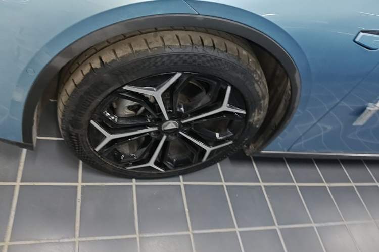 Used Deepal L07 2024 230Max Qiankun Intelligent Driving ADS SE Range-Extended Version Exterior 4