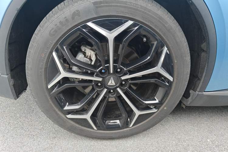 Used Deepal L07 2024 230Max Qiankun Intelligent Driving ADS SE Range-Extended Version Exterior 8