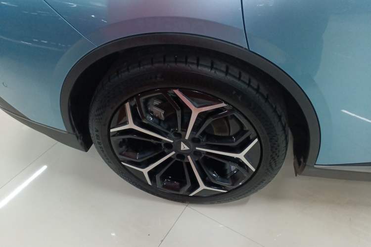 Used Deepal L07 2024 230Max Range-Extended Version Exterior 8