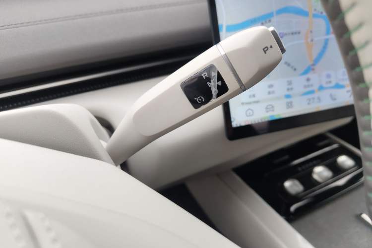 Used Deepal L07 2024 230Max Qiankun Intelligent Driving ADS SE Range-Extended Version Gear Lever