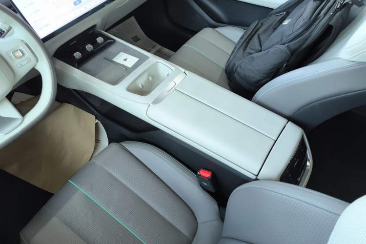 Used Deepal L07 2024 230Max Qiankun Intelligent Driving ADS SE Range-Extended Version Gear Lever