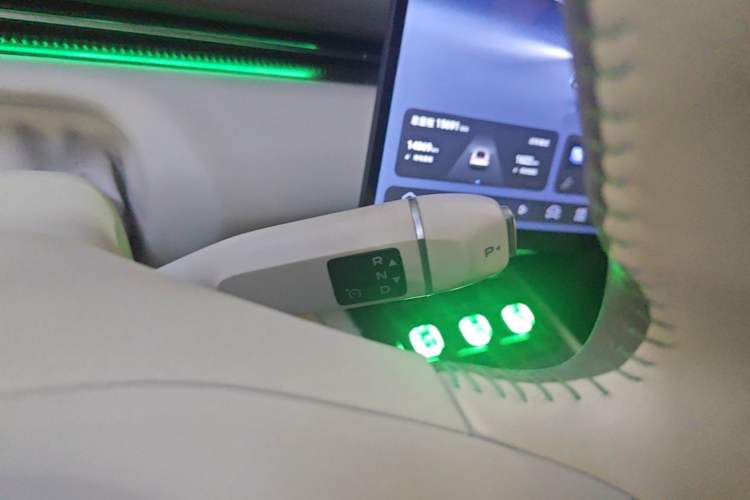 Used Deepal L07 2024 230Max Qiankun Intelligent Driving ADS SE Range-Extended Version Gear Lever