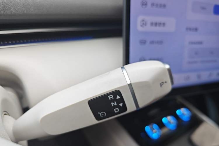 Used Deepal L07 2024 530 Max Qiankun Intelligent Driving ADS SE Pure Electric Version Gear Lever
