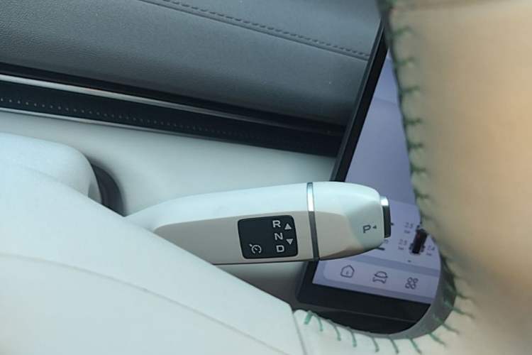 Used Deepal L07 2024 230Max Qiankun Intelligent Driving ADS SE Range-Extended Version Gear Lever