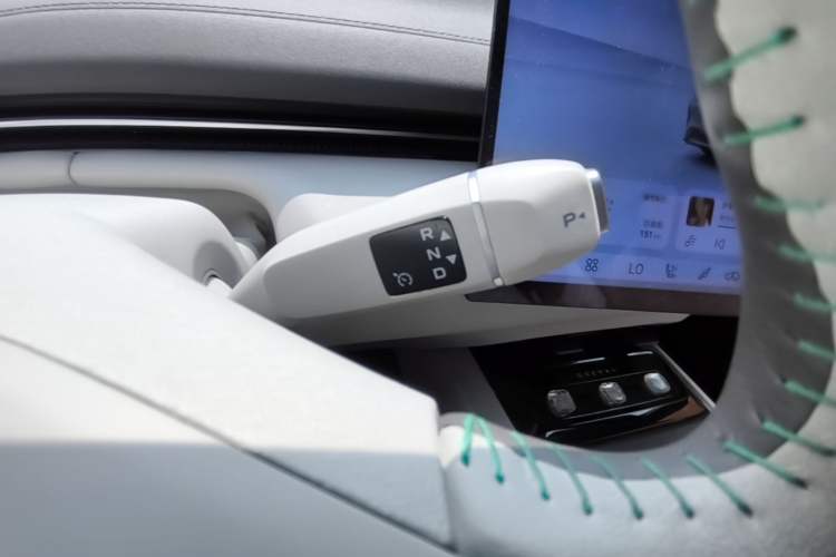 Used Deepal L07 2024 230Max Qiankun Intelligent Driving ADS SE Range-Extended Version Gear Lever