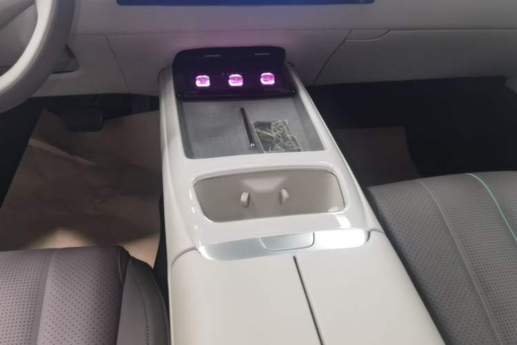 Used Deepal L07 2024 230Max Qiankun Intelligent Driving ADS SE Range-Extended Version Gear Lever