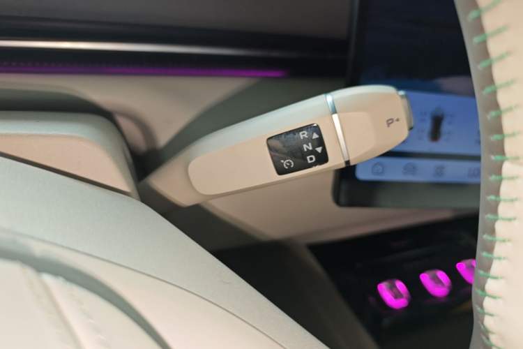 Used Deepal L07 2024 230Max Qiankun Intelligent Driving ADS SE Range-Extended Version Gear Lever